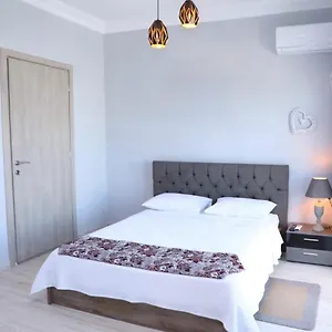 https://erikos-rental-rooms.hotels-of-thessaloniki.com